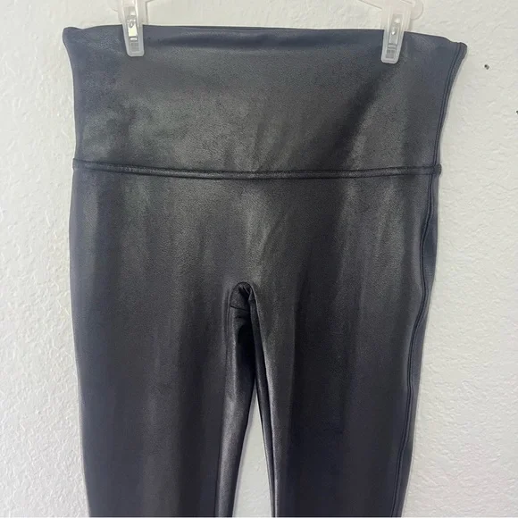 Spanx Faux Leather Leggings 2437Q Size XL - Picture 4 of 11